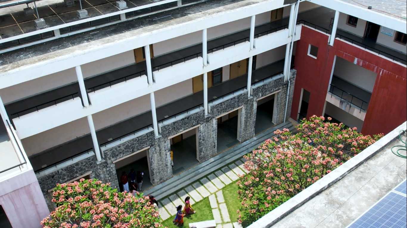 SR University Academic Building photo 20